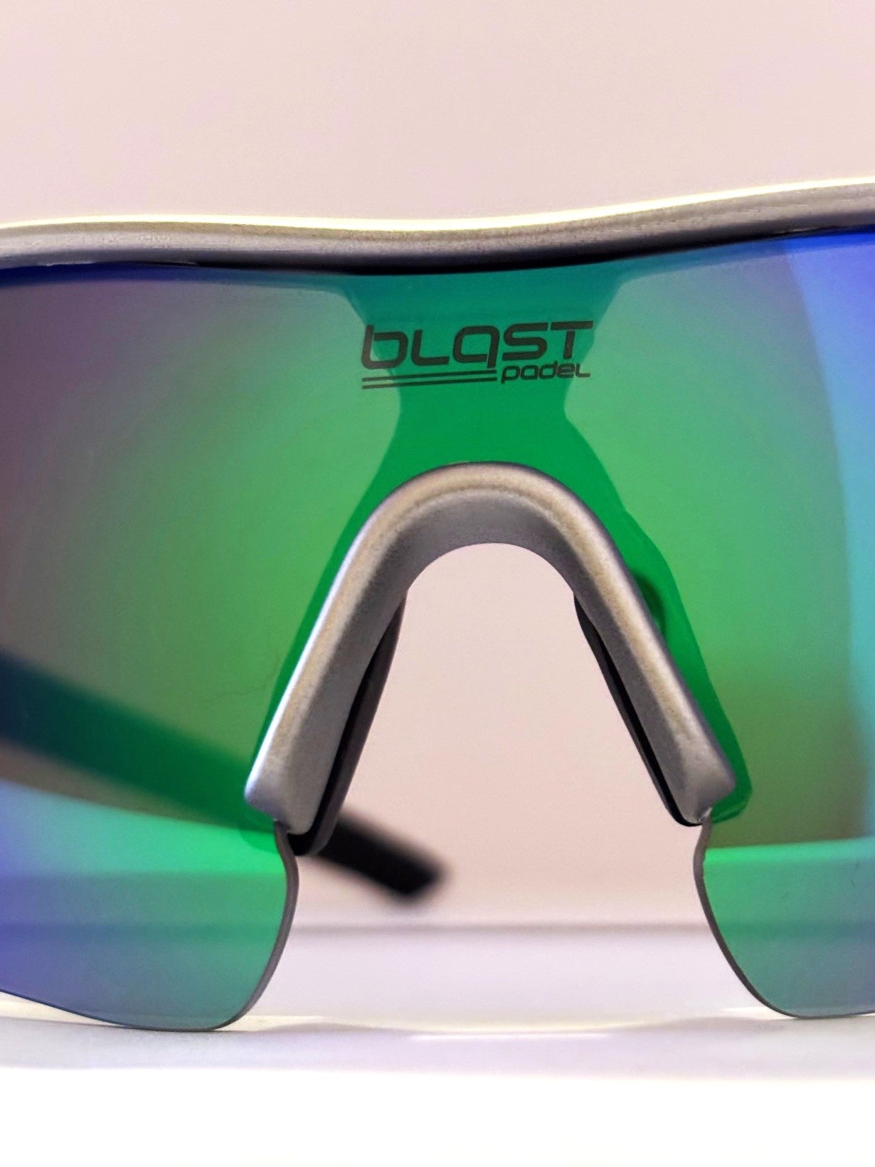 Lente deportivo certificado